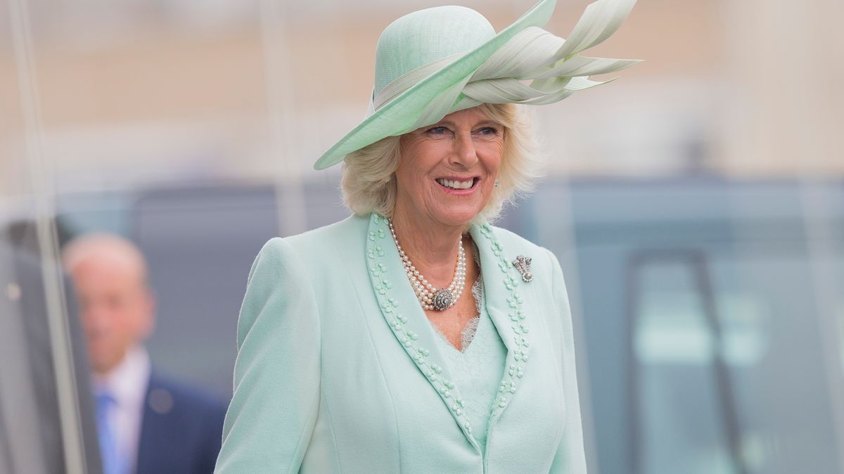 Královna Camilla boří staletou tradici